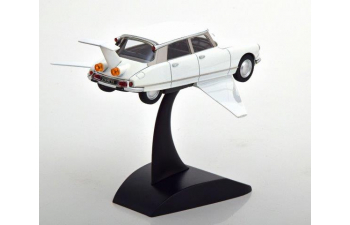 CITROEN DS из кинофильма "Fantomas" (1965), white