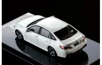 TOYOTA Crown 2.0 rs limited, white pearl crystal cs