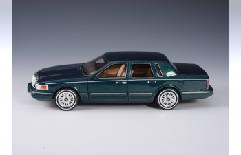 LINCOLN Town Car 1997, green met