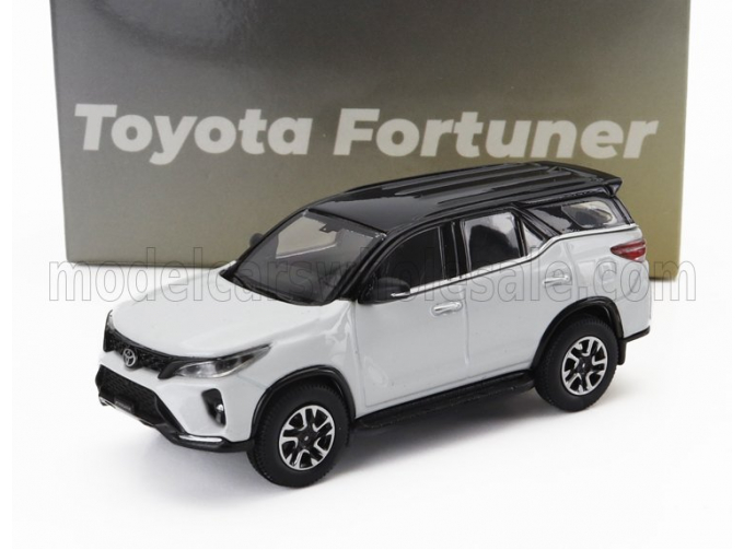 TOYOTA Fortuner Lhd (2023), White Black