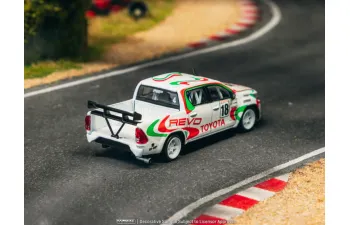 TOYOTA Hilux #18, white