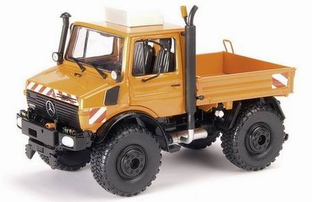 MERCEDES-BENZ Unimog U 1600 orange