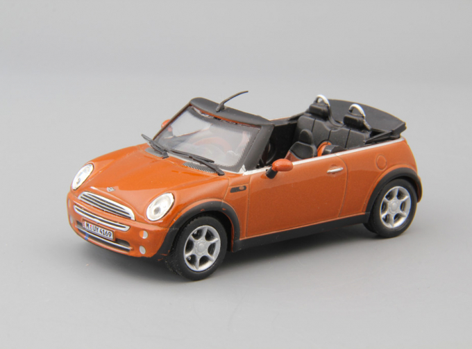 MINI Cooper Convertible, orange metallic