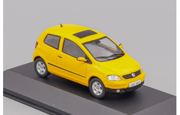 VOLKSWAGEN Fox (2005), yellow