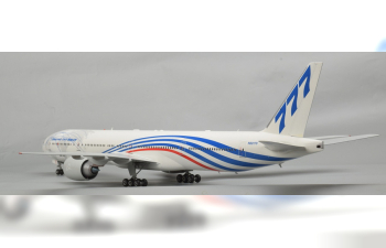 Сборная модель Пассажирский авиалайнер Боинг 777-300 ER