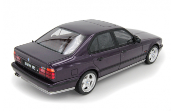 BMW M5 (E34), dark purple