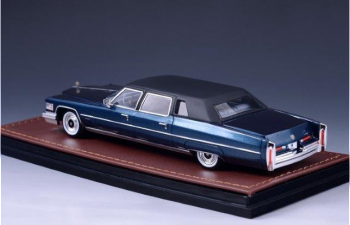 CADILLAC Series 75 Fleetwood 1976 Blue