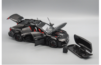 AUDI RS6 с багажным боксом, чёрный, 21 см