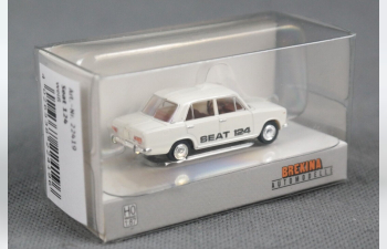 SEAT 124 (1968), белый