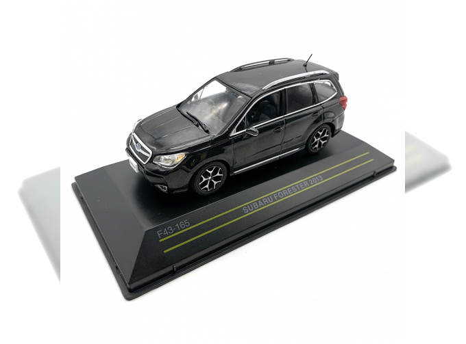 SUBARU FORESTER (2013), black