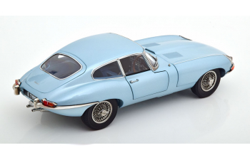 JAGUAR E-Type Coupe RHD (1961), hellblau-metallic