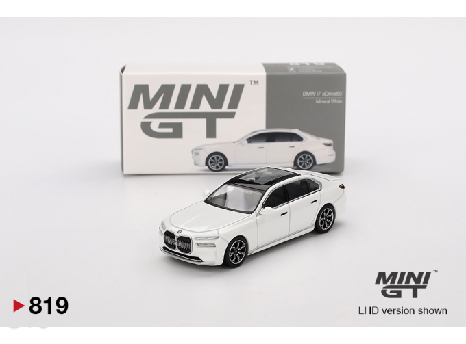 BMW i7 XDrive60 G70 (2024), белый