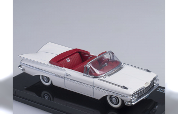 CHEVROLET Impala, white