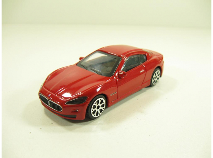 MASERATI Gran Turismo, Street Fire 1:43, красный