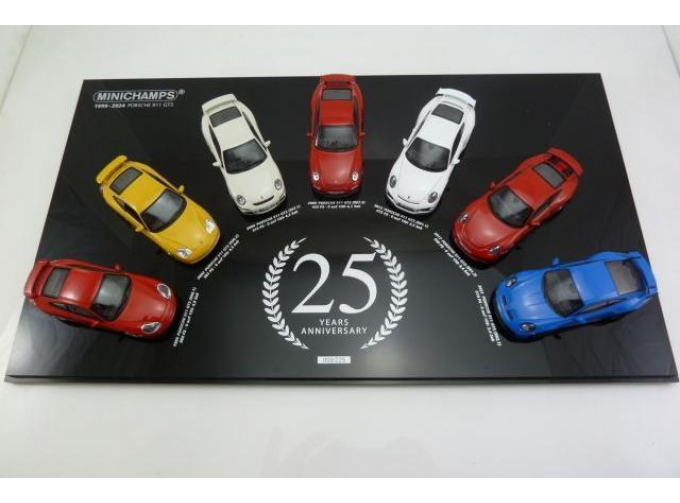 Набор из семь моделей PORSCHE 911 GT3 25-я годовщина