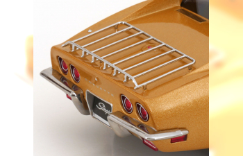 CHEVROLET Corvette C3 with removable roof parts and side pipes (1972), gold metallic