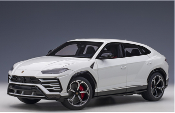 Lamborghini Urus белый