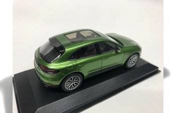 Porsche Macan S (mamba green)