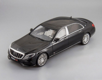 Mercedes-Maybach Brabus 900 (obsidian black)