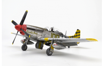 Сборная модель истребитель P-51D Mustang, RED TAILS & Co. комбо (2 в 1)