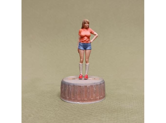 Фигура 0872 Бри, окрашенная (цвет в ассортименте)