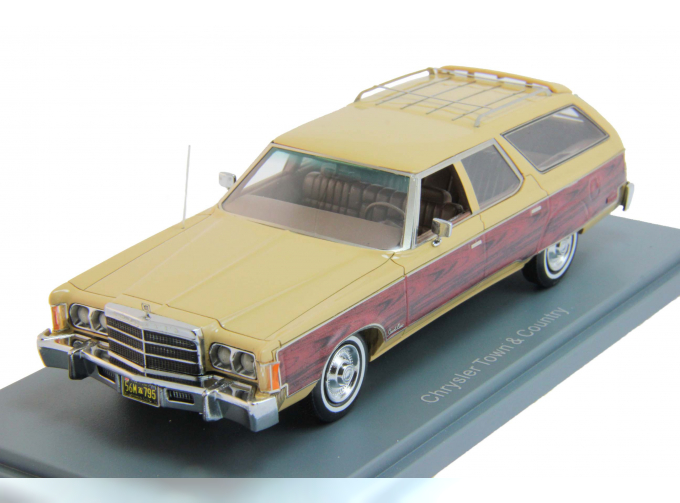 CHRYSLER Town A Country, beige wood