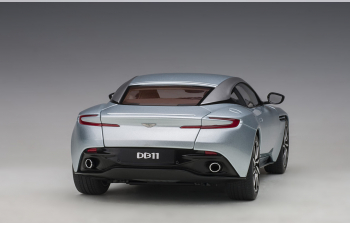 Aston Martin DB11 серебристый