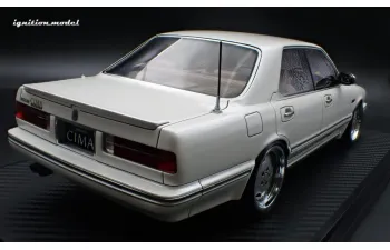 NISSAN Cedric Cima (Y31), pearl white
