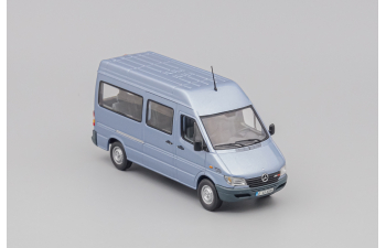 MERCEDES-BENZ Sprinter Classic Bus, pearl blue