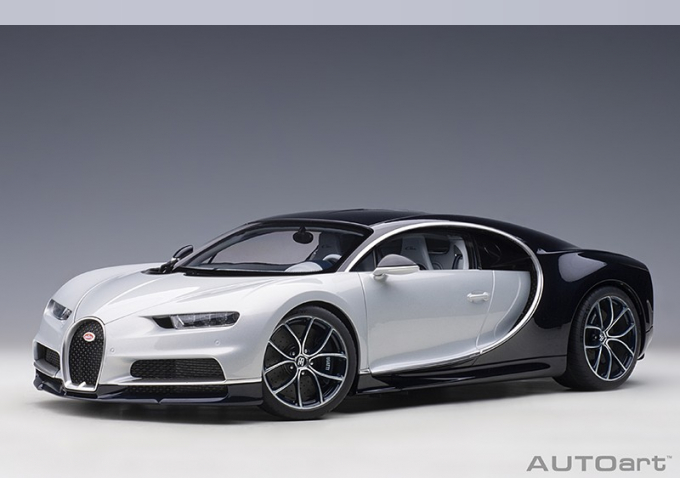 Bugatti Chiron (white/blue)