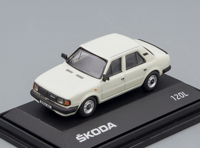 SKODA 120L (1984) Bílá Ledová