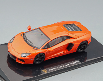 LAMBORGHINI Aventador, orange