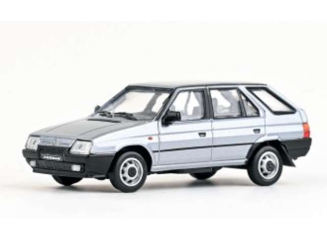 Skoda Forman 1993, silver sapphire metallic