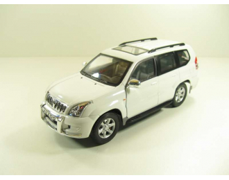 TOYOTA Land Cruiser Prado, масштаб 1:24, белый