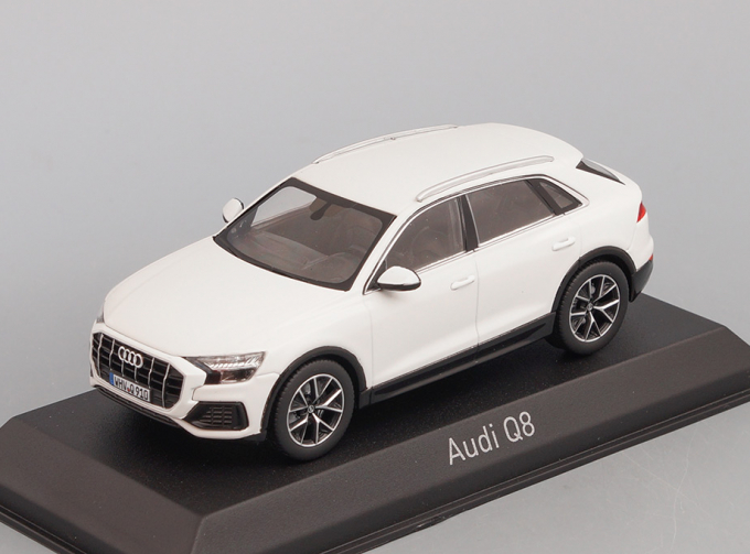 AUDI Q8 кроссовер 4х4 2018 White