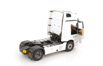 MERCEDES-BENZ Actros L Gigaspace 4x2, white