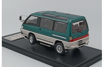 MITSUBISHI Delica Star Wagon 4WD (1990-1999), green metallic / silver
