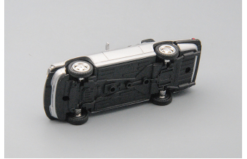 JAGUAR XJ-S-V12 (1988), silver