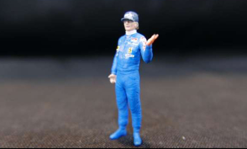 Фигурка Ники Лауды в кепке