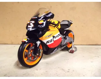 HONDA RC211V №3 MAX Biaggi Miniature "Motos GP Série 2"  (2005)