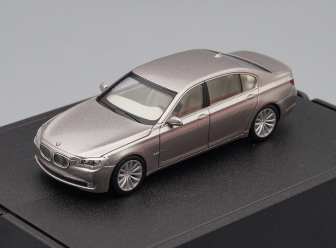 BMW 7er, silver