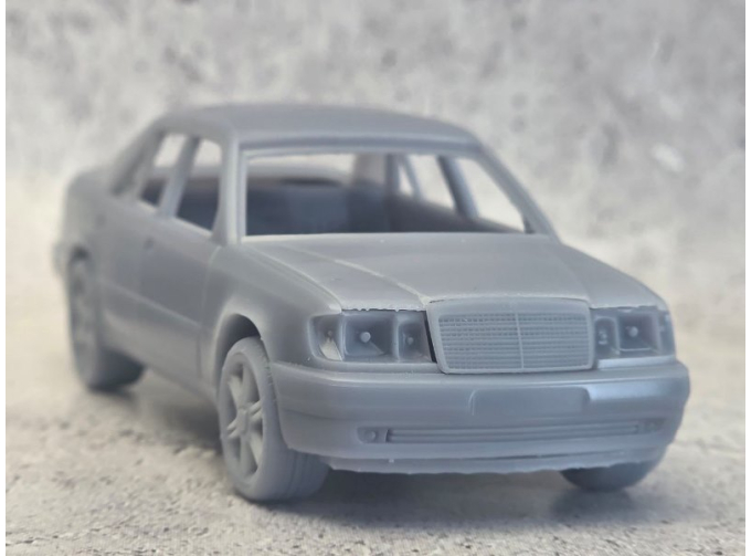 Сборная модель Mercedes-Benz W124 (E500) (из. к/ф "Такси 1") целая