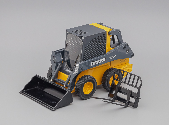 JOHN DEERE 320E, yellow / grey