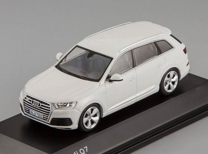 AUDI Q7 (2015), glacier white