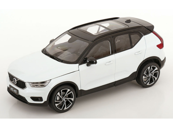 VOLVO XC40 (2018), white metallic