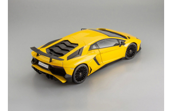 LAMBORGHINI Aventador LP750-4 SV (2015), yellow