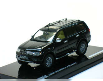 MITSUBISHI Pajero Sport (2009), black mica