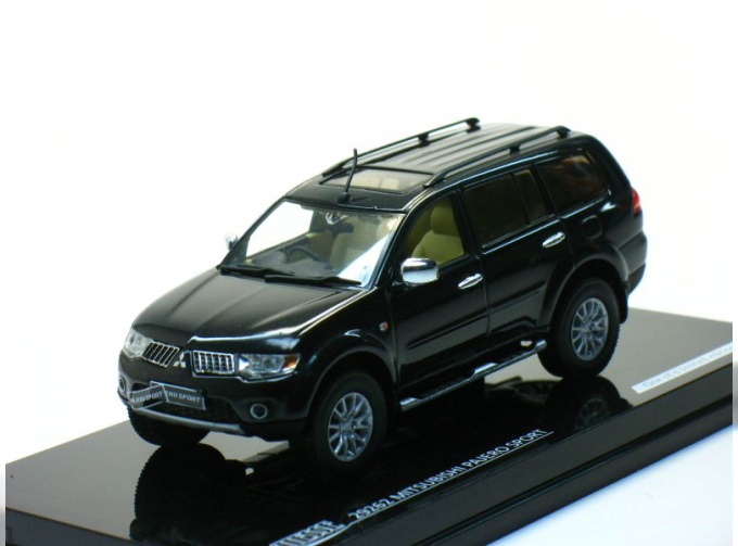 MITSUBISHI Pajero Sport (2009), black mica