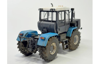 Сборная модель трактора ХТЗ 17221-21