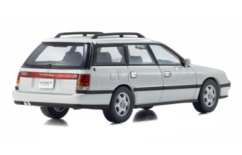 SUBARU LEGACY TOURING SW Station Wagon GT (2001), white  pearl